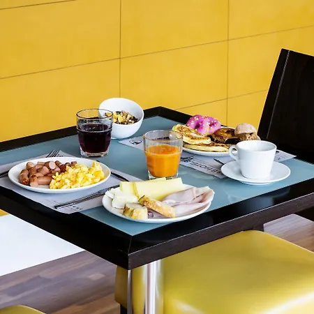 Rondo Hotel 3*